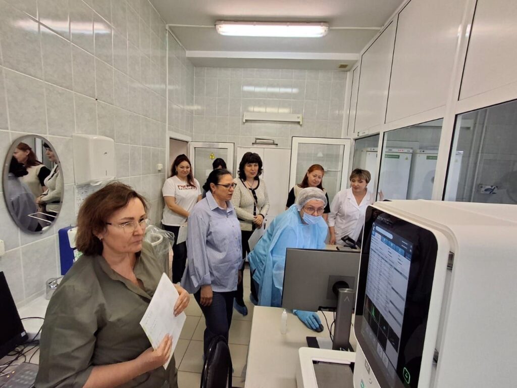 В лабораторию Клиники ЮУГМУ поступил на апробацию новый гематологический анализатор с искусственным интеллектом экспертного класса